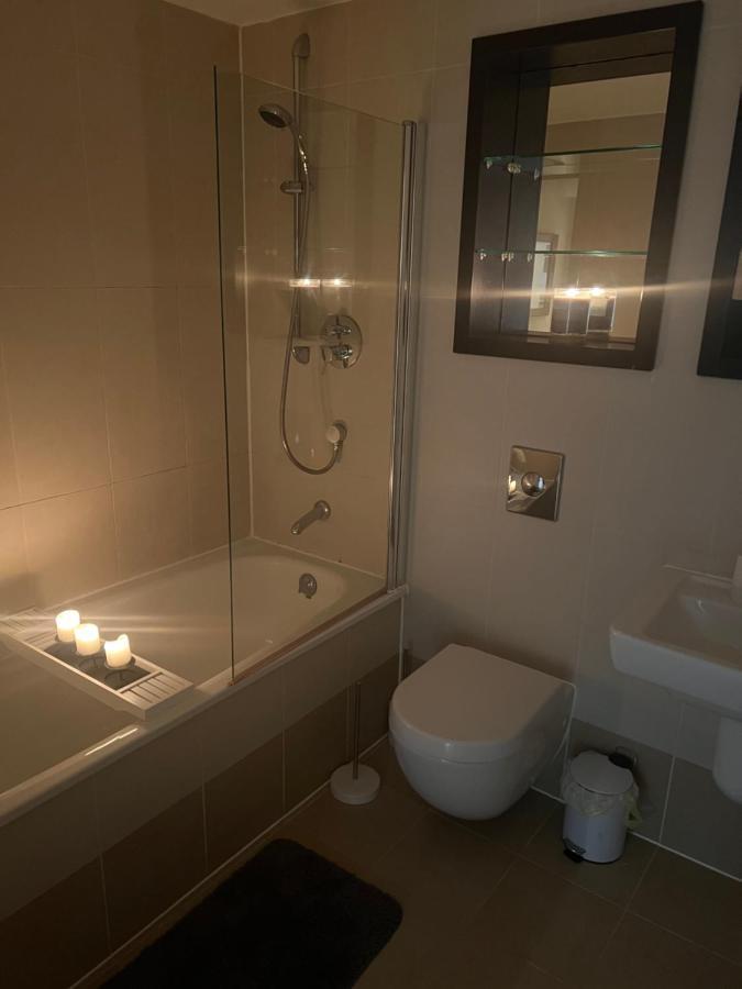 Sugarhill Leeds Docks Apartment