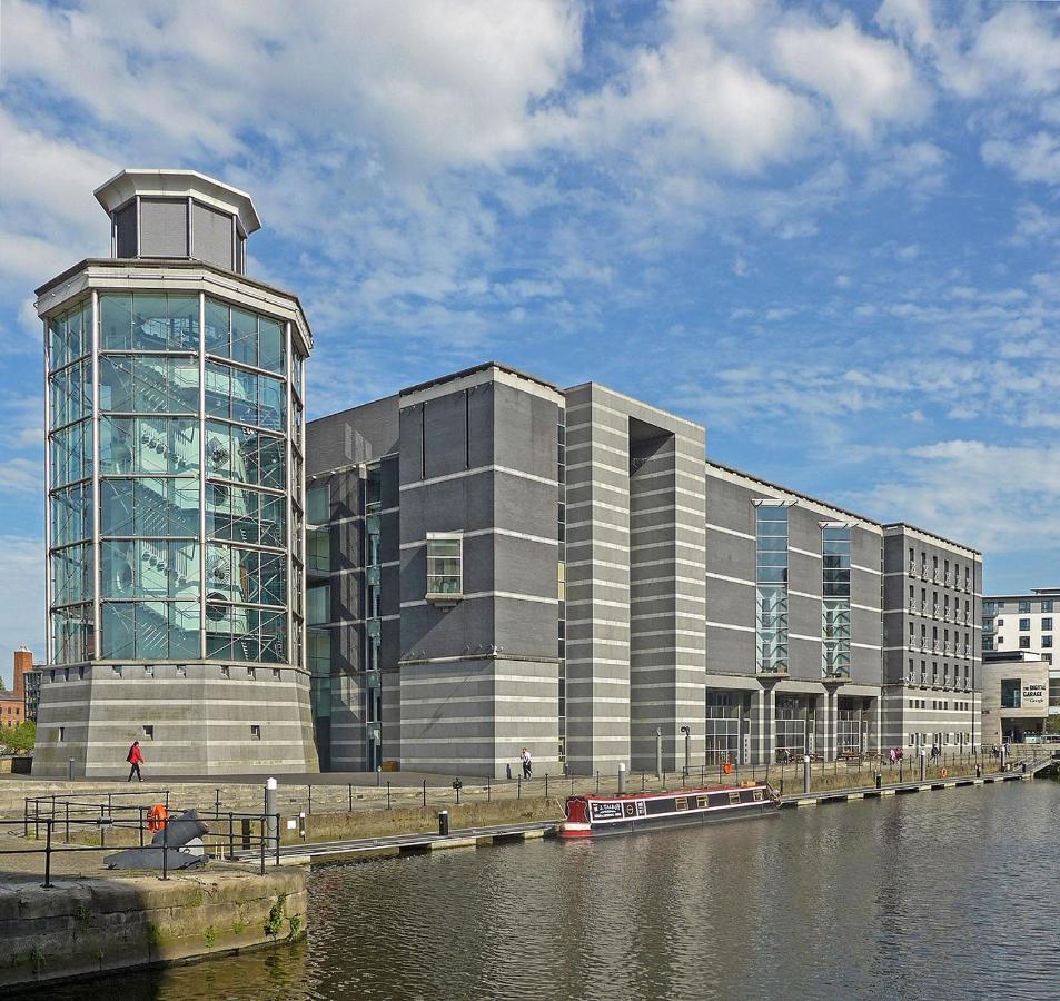 Sugarhill Leeds Docks * Leeds (West Yorkshire)